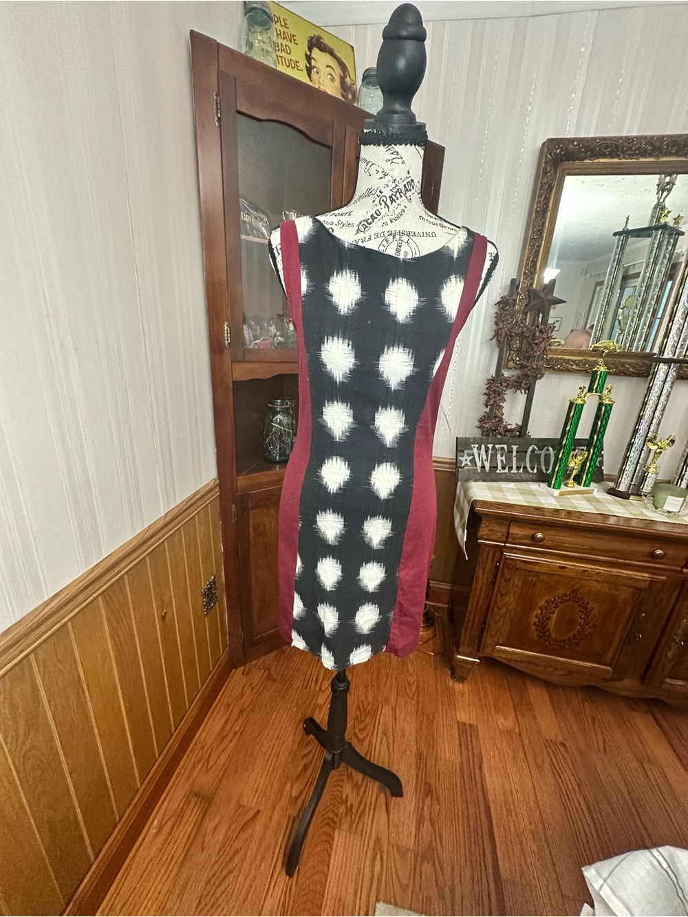 Mata Traders Black, White & Burgundy Sleeveless Shift Dress